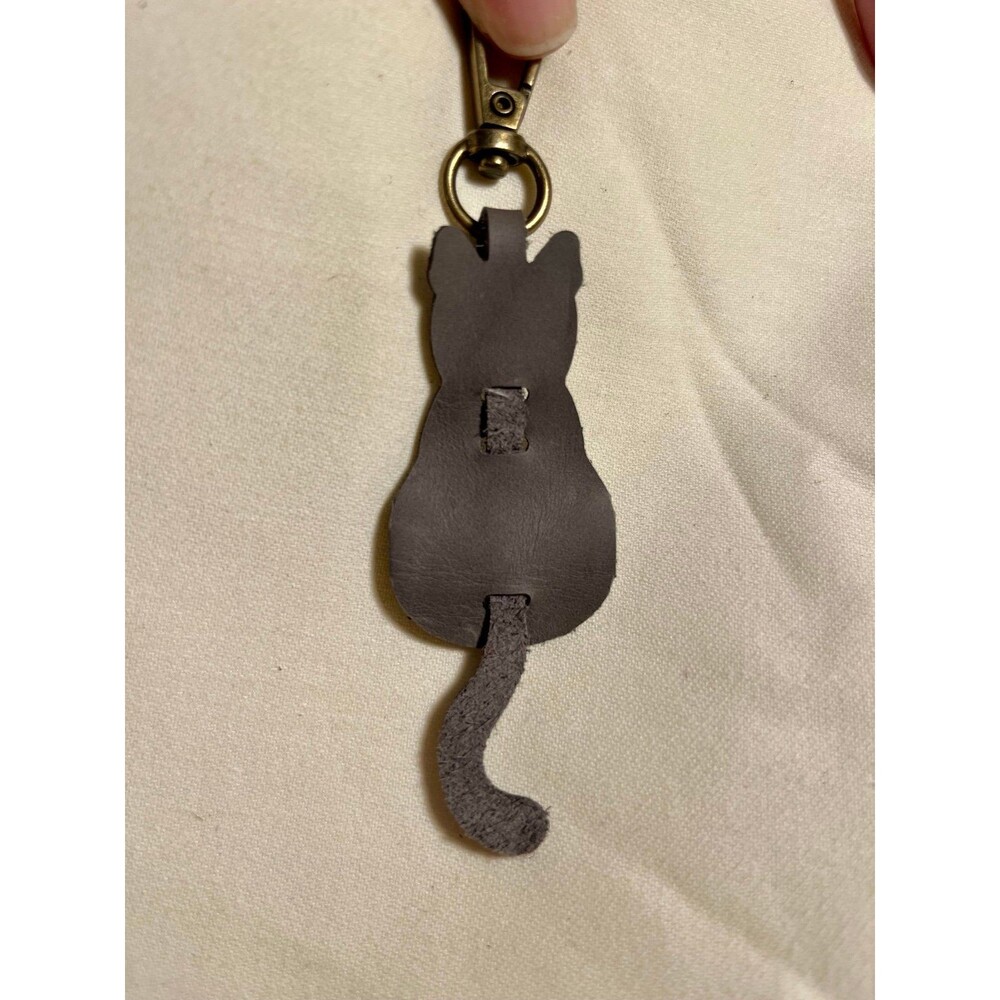 Gray cat leather keychain